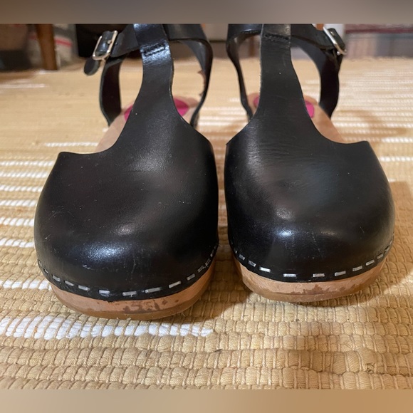 Swedish Hasbeen t-strap clogs - Picture 2 of 6